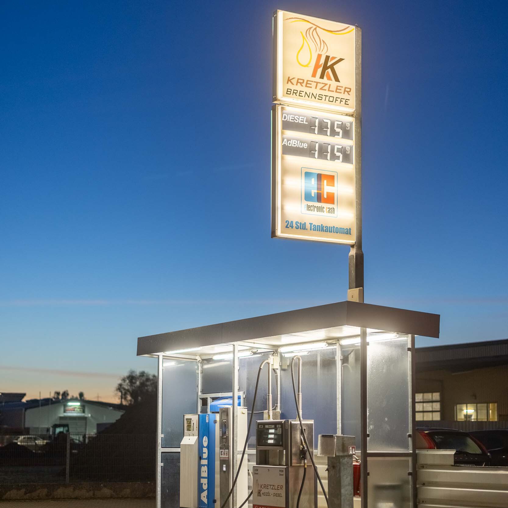 An unserer Tankstelle in Hambrücken bei Bruchsal bekommen Sie 24/7 Diesel und AdBlue.